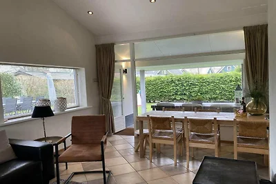 Schöner Ferienbungalow mit Garten