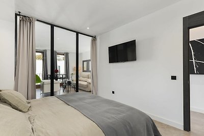 Faro's Puerto Banus Boutique Apartment-vh.