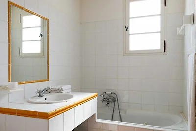 Tenendolo a casa con due bagni e bagno a...