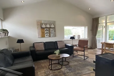 Schöner Ferienbungalow mit Garten