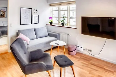 Zentrale Gemutliche Wohnung -- By Traum...