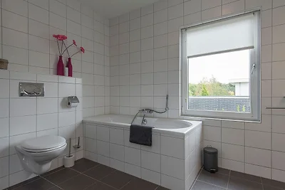 Luxe villa in Harderwijk met tuin