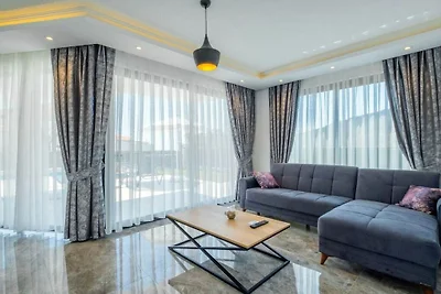 Villa in Kalkan mit Schwimmbecken