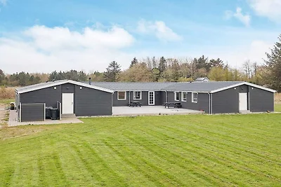 24 Personen Ferienhaus in Øster Assels