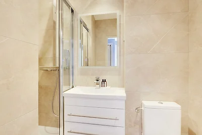 Appartamento moderno con balcone - 2BR/6P -...