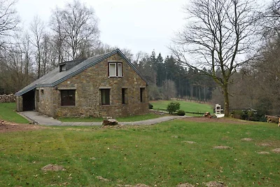 Fijne vakantiewoning in Stoumont met terras o...