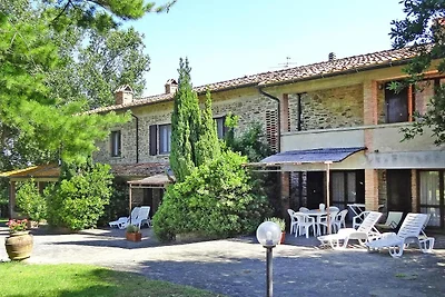 Villa in Montaione mit Pool & Olivenöl