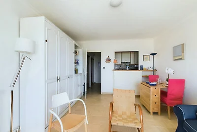 Apartment in Les Sables mit Meerblick