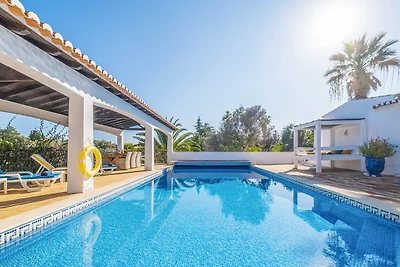 Villa a Portimão con giardino