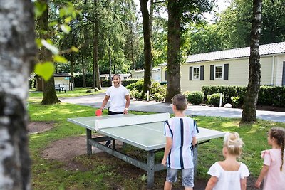 Luxuriöse Villa mit Geschirrspüler in der Nat...