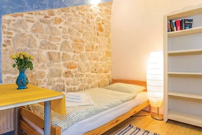 Rustikales Ferienhaus in Vrsar mit Garten