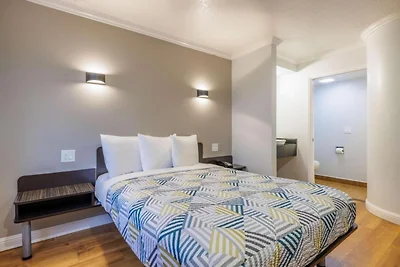 1 Queensize-Bett | Nsmk, Mikrowelle