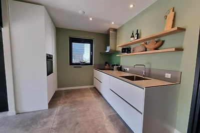 Villa in Balk met eigen steiger aan...