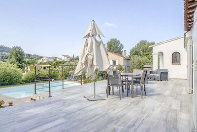 Villa moderna con piscina privata