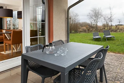 Villa mit Sauna, in der Nähe des Golfplatzes