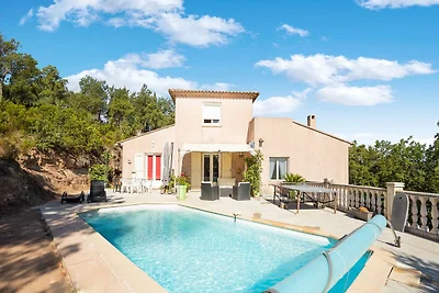 Schöne Villa mit Swimmingpool in Vidauban