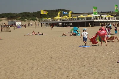 Holiday house in Ouddorp with Swimming Pool