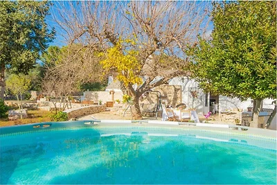 Trullo con piscina per bambini