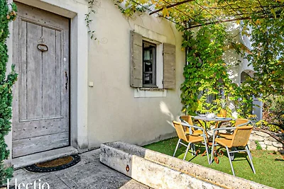 Wohnung in Oppéde mit beheiztem Pool