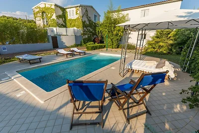 Villa in ibenik mit Swimmingpool