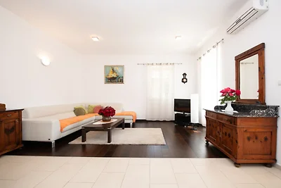 Elegant Lovran Apartment with Sea view - Two ...