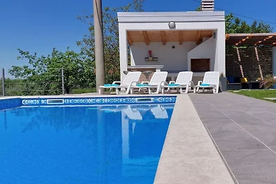 Villa in Brtonigla mit Schwimmbecken