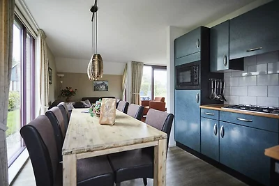 Ferienhaus mit zwei Badezimmern in Zeeland