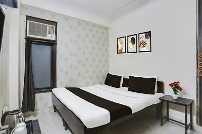 Super Hotel O Chhatarpur