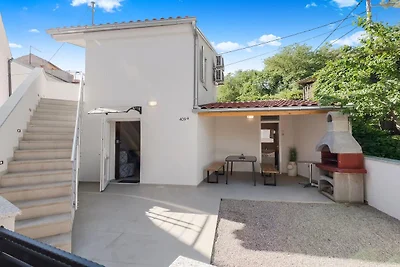 Ruhiges Ferienhaus in der Nähe von Baška