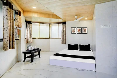 Super Hotel O Ambedkar Chowk Ulhasnagar