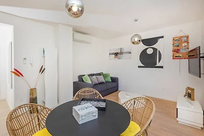 Apartment Life Plus-Two Bedroom Apartment wit...