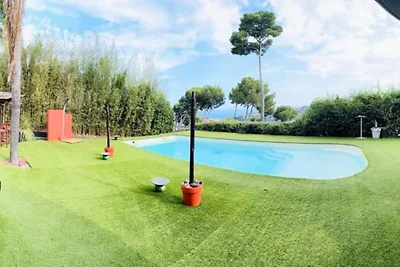 Architektenvilla mit Pool mit Meerblick