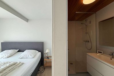Stylish apartment right on the beach