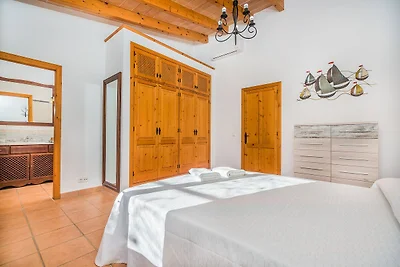 Rustikales mallorcanisches Landhaus mit Pool