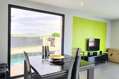 Villa am Strand mit Pool und Jacuzzi