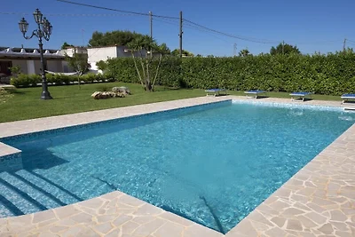 Rosso con piscina - spiaggia privata inclusa