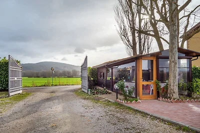 Cottage rustico a Magione con piscina