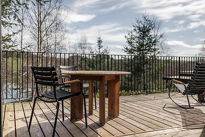 Schöne Lodge mit Blick auf ein Naturresort