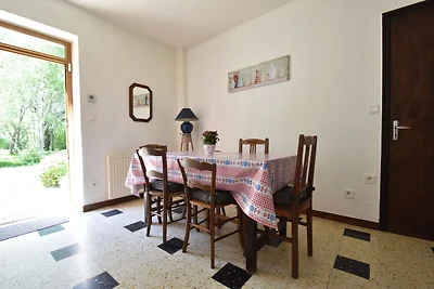 Schönes authentisches Ferienhaus mit Pool