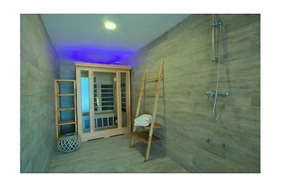 Villa in Rošini mit Schwimmbecken