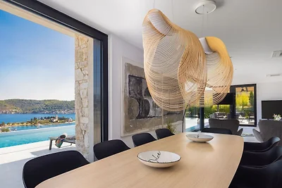 Breathtaking Villa Vis Five Bedroom Villa wit...