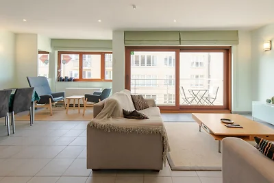 Appartement met terras en zijdelings zeezicht