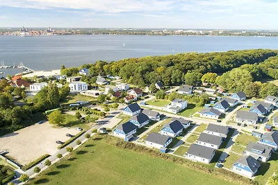 Ferienhaus in Altefähr mit Schwimmbecken