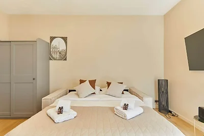 Moderne Suite am Seineufer im 16.