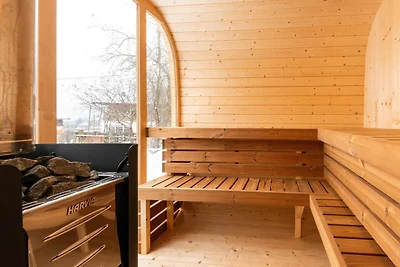 Boerderij in Bramberg met Natuurlijke Vijver