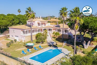 Ländliche Villa in Albufeira