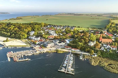 Ferienhaus in Altefähr mit Schwimmbecken