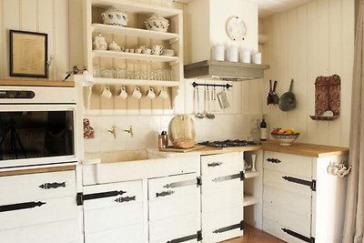 Romantisches Ferienhaus in Baarlo mit holzbeh...