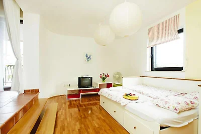 Wohnung in Jadranovo mit Balkon