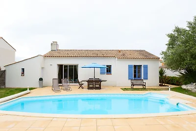 Luxuriöse Villa nur 3,5 km vom Strand...